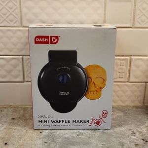 Skull Mini Waffle Maker
